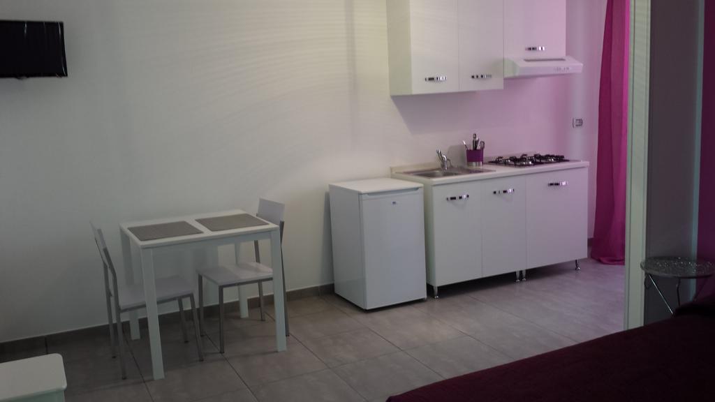 Case Vacanze Iris Uggiano La Chiesa Phòng bức ảnh